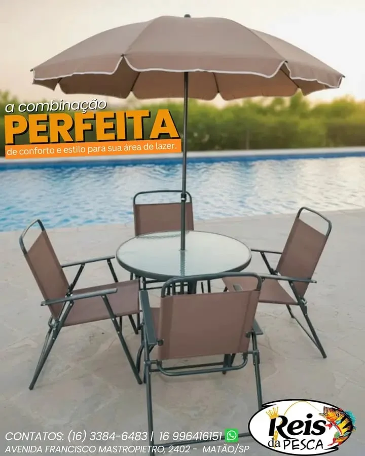 Conjunto de mesa, cadeiras e ombrelone para área de lazer